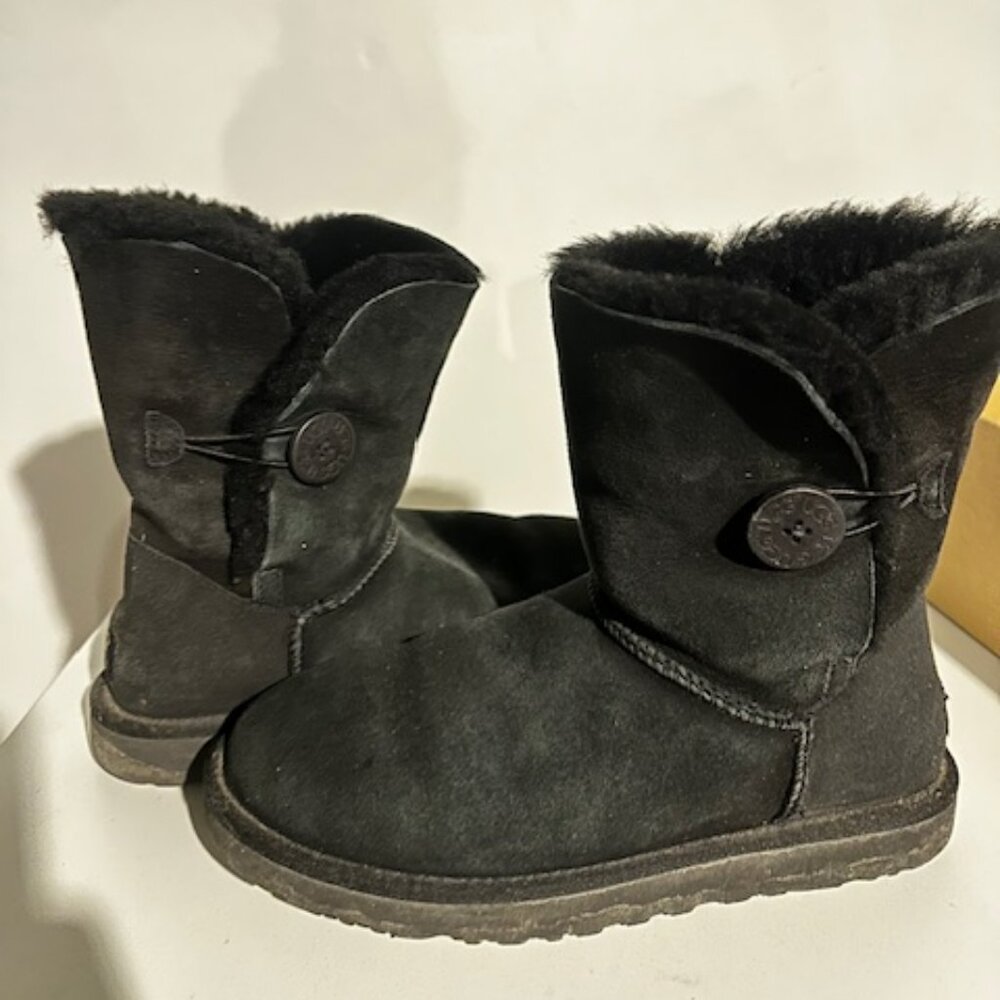 UGG Bailey Button Boots | Black | Size 9